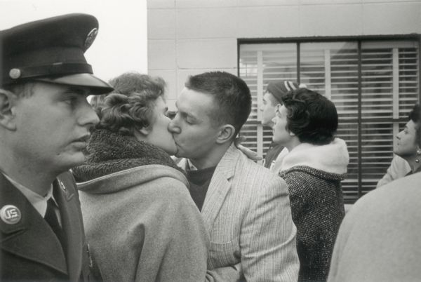 1961 - Couple kissing